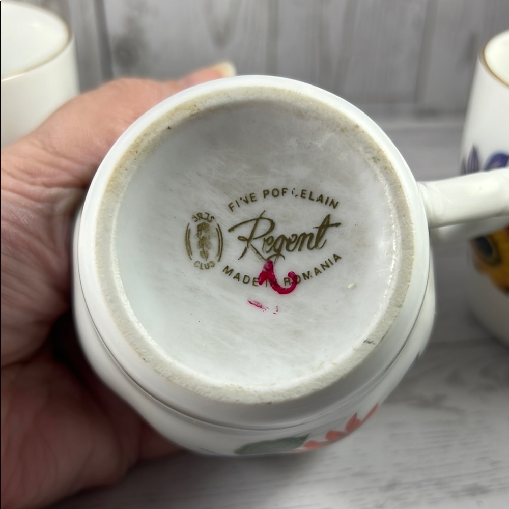 JRJS Cluj Regent Porcelain Floral Mugs w/Gold Rim - Set of 4 - Made in Romania - Picture 2 of 4